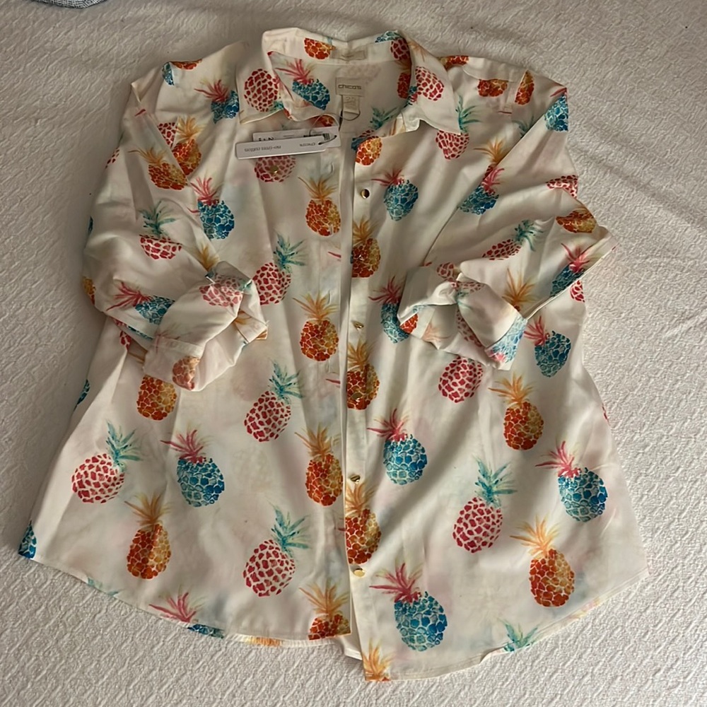 Chico’s No-Iron Pineapple Hardware Shirt, Size 2.5.  100% Cotton. 3/4 Sleeve.